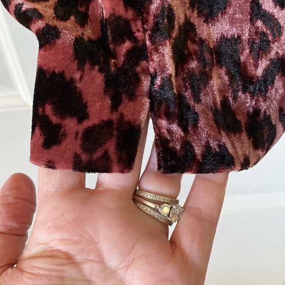 J.CREW COLLECTION 2PCS BURGUNDY LEOPARD VELVET TOP AND PANTS! SIZE 14 - Picture 9 of 9